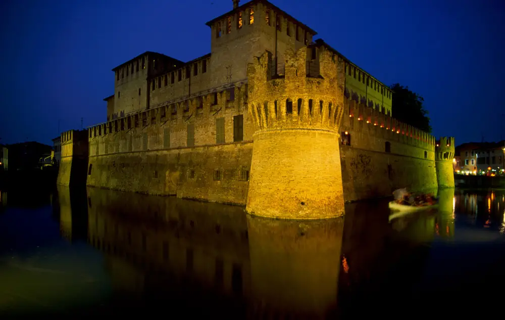 illuminazione-esterna-rocca-di-fontanellato